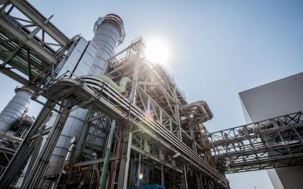 JUEZ AMPARA A COMPAÑÍAS ELÉCTRICAS DE LA NUEVA POLÍTICA ENERGÉTICA DE MÉXICO