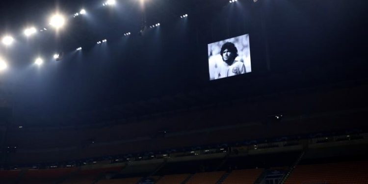 LA FAMILIA DE MARADONA PIDE QUE EL VELATORIO PÚBLICO TERMINE A LAS 19.00 GMT EN LA CASA ROSADA