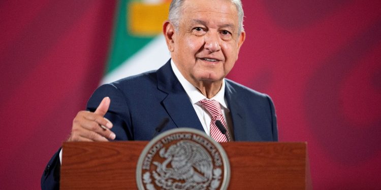 LÓPEZ OBRADOR DESTACA QUE MARADONA «NUNCA RENUNCIÓ A SUS IDEALES»