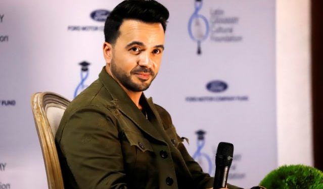 LUIS FONSI VUELVE AL PRIMER LUGAR DE LA RADIO DE PUERTO RICO CON «PERFECTA»