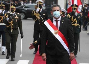 MANUEL MERINO ANUNCIA SU DIMISIÓN «IRREVOCABLE» A LA PRESIDENCIA DE PERÚ