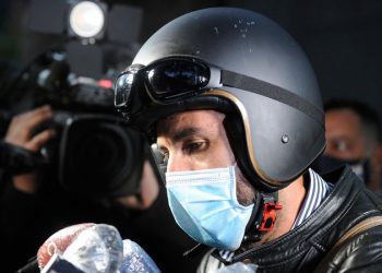 MARADONA INSISTE EN DEJAR EL HOSPITAL: «DIEGO ES MUY DIFÍCIL», DICE SU MÉDICO