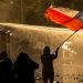 MARCHAS CONTRA PIÑERA Y VIOLENTOS DESMANES DEJAN 74 DETENIDOS EN CHILE