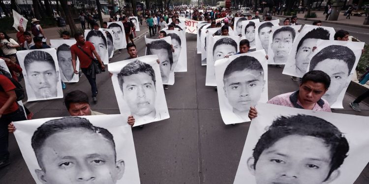 MÉXICO DETIENE A PRIMER MILITAR POR LA DESAPARICIÓN DE LOS 43 DE AYOTZINAPA