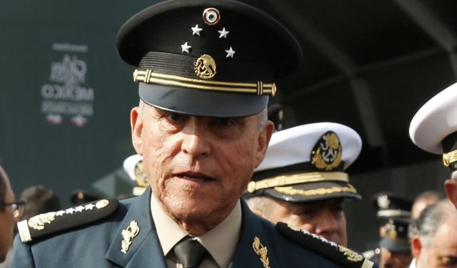 MÉXICO ESPERA EL ARRIBO DE CIENFUEGOS, UN ÉXITO DIPLOMÁTICO PERO IMPREDECIBLE
