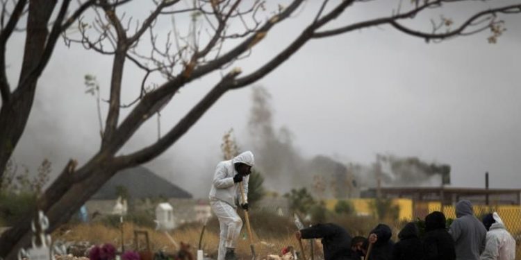 MÉXICO LLEGA A 92.100 DECESOS Y 933.155 CASOS POR LA COVID-19