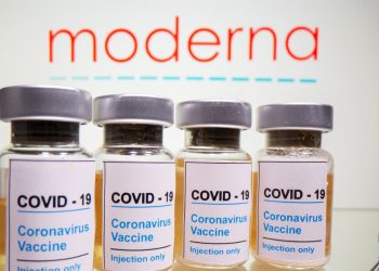 MODERNA SOLICITA PERMISO A EE.UU. Y LA UE PARA COMERCIALIZAR SU VACUNA