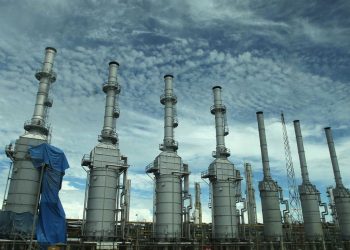 PERÚ AHORRÓ 100.000 MILLONES DE DÓLARES POR USAR EL GAS DE CAMISEA