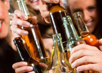 PROPONEN QUE EDAD MÍNIMA PARA CONSUMIR BEBIDAS ALCOHÓLICAS SEA 21 AÑOS EN CDMX