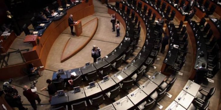 SENADO MEXICANO DISCUTIRÁ MARIHUANA LEGAL ENTRE PROTESTAS DE CONSUMIDORES