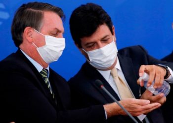 SUBE A 14 EL NÚMERO DE MINISTROS DE BOLSONARO QUE CONTRAJERON LA COVID-19