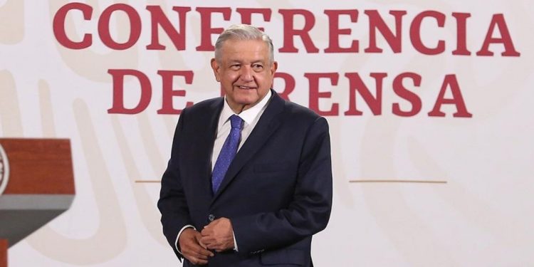 TRABAJADORES DEL GOBIERNO POR ‘OUTSOURCING’ TENDRÁN SU BASE: LÓPEZ OBRADOR