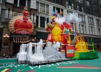 UN ATÍPICO DESFILE DE ACCIÓN DE GRACIAS RECORRE NUEVA YORK PESE A LA PANDEMIA