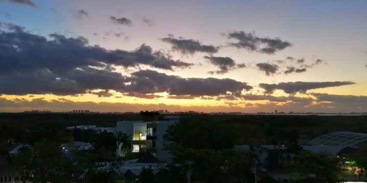 AMANECE CANCÚN A 19 GRADOS