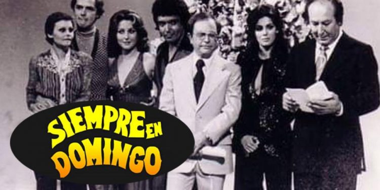 UN DÍA COMO HOY SE ESTRENO SIEMPRE EN DOMINGO.