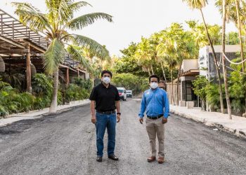 CUMPLE VÍCTOR MAS CON PAVIMENTACIÓN EN LA ZONA COSTERA DE TULUM