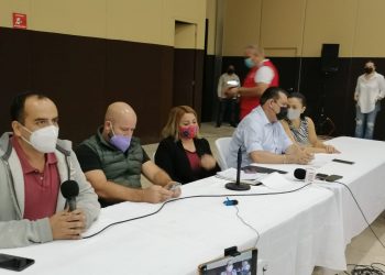 EXHORTAN A CATALINA PORTILLO A NO ENTROMETERSE EN ELECCIONES SINDICALES