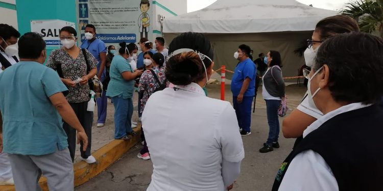 TRABAJADORES DE LA SALUD EXIGEN BONO COVID