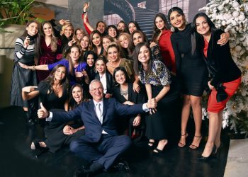 TV AZTECA REALIZA FIESTA NAVIDEÑA SIN ‘SANA DISTANCIA’ NI CUBREBOCAS