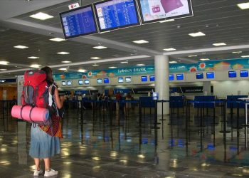CAEN OPERACIONES DEL AEROPUERTO DE CANCÚN POR DEBAJO DE LOS 400
