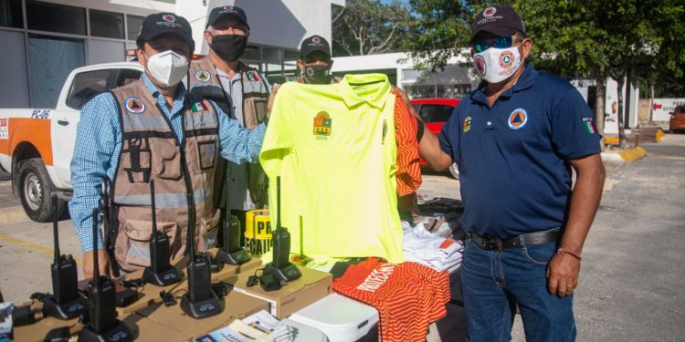 EQUIPA VÍCTOR MAS TAH A PROTECCIÓN CIVIL