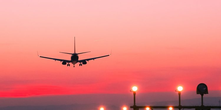 IMPARTIRÁN ASA Y UNAQ CURSO PARA FORMAR SOBRECARGOS DE AVIACIÓN