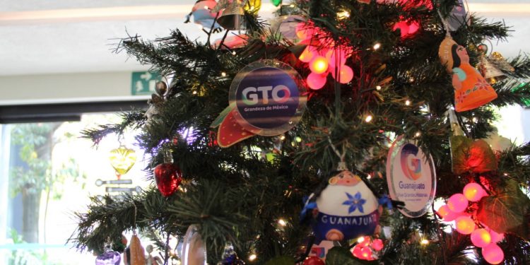LA GRANDEZA DE GUANAJUATO EN EL ÁRBOL DE NAVIDAD DEL PAPALOTE MUSEO DEL NIÑO