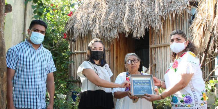 RECONOCEN A MUJER DE JOSÉ MARÍA MORELOS COMO TESORO HUMANO VIVIENTE