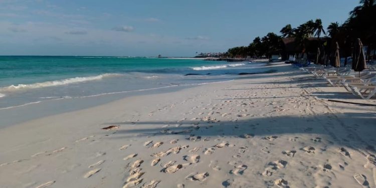 OFRECE ISLA MUJERES PLAYAS DE CALIDAD A LOCALES Y VISITANTES