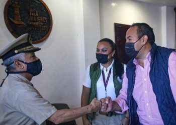 SOSTIENE JUAN CARRILLO REUNIÓN DE TRABAJO CON MIGRACIÓN Y CAPITANÍA DE PUERTO