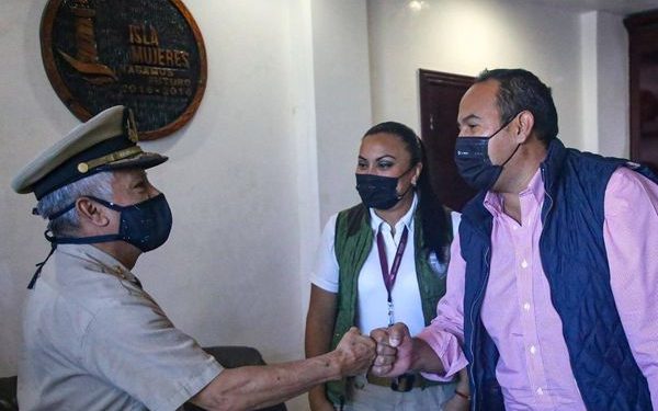 SOSTIENE JUAN CARRILLO REUNIÓN DE TRABAJO CON MIGRACIÓN Y CAPITANÍA DE PUERTO