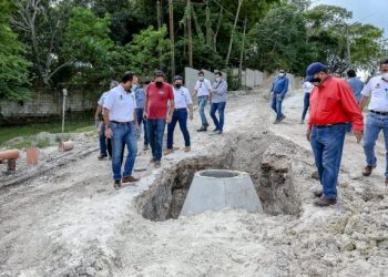 DE MANO CON LA CIUDADANÍA AVANZAN LAS OBRAS DE DRENAJE SANITARIO Y AGUA POTABLE EN BACALAR