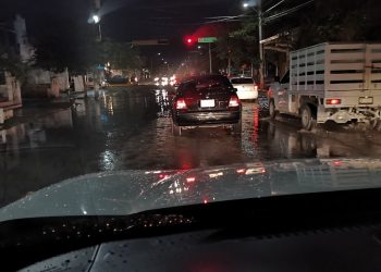 LLUVIAS DE LA MADRUGADA INUNDAN EN CANCÚN