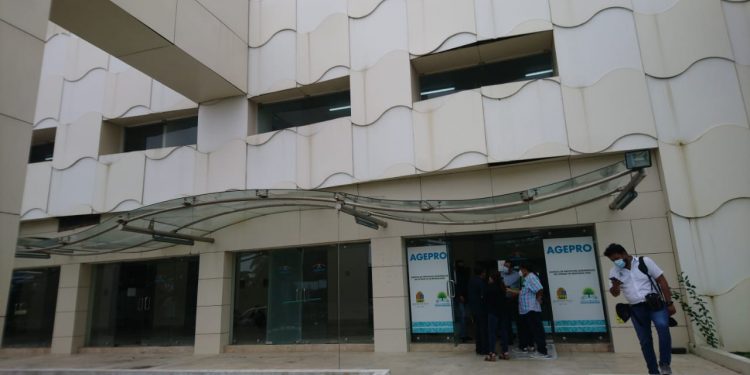 DIPUTADOS SE TRASLADAN A CENTRO DE CONVENCIONES DE CHETUMAL