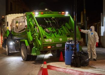 LIMPIAN DE DIVERSOS RESIDUOS LAS PLAYAS Y HOSPITALES DE COZUMEL