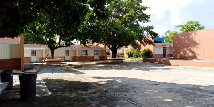 NO HAY CONDICIONES PARA VOLVER A LAS AULAS EN COZUMEL