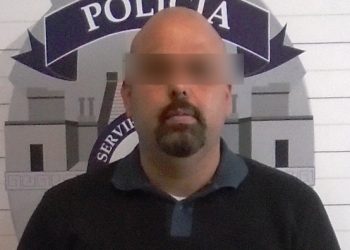 DETIENEN A ESCOLTA CON ARMA DE FUEGO EN CANCÚN