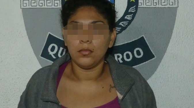 POLICÍA DE QUINTANA ROO ASEGURA A MUJER POR DELITOS CONTRA LA SALUD