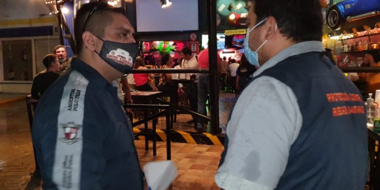 SE ENDURECERÁN OPERATIVOS DE VIGILANCIA SANITARIA POR CERCANÍA DE RETROCESO EN SEMÁFORO EPIDEMIOLÓGICO