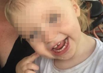 NIÑA MUERE SOFOCADA EN EL CARRO, MIENTRAS PADRES VEÍAN NETFLIX