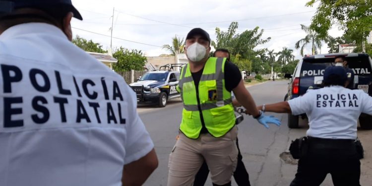 ELEMENTOS DE TRÁNSITO DETIENEN ARBITRARIAMENTE A PARAMÉDICO CUANDO REALIZABA SU LABOR