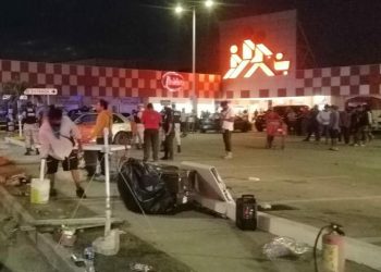 APARATOSA EXPLOSIÓN DE PUESTO DE VENTA DE PIROTECNIA EN CANCÚN