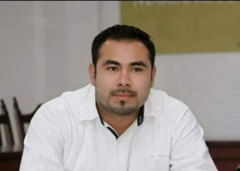 DENUNCIAN POR NEPOTISMO A REGIDOR DE OTHÓN P. BLANCO QUE VIAJÓ A BRASIL