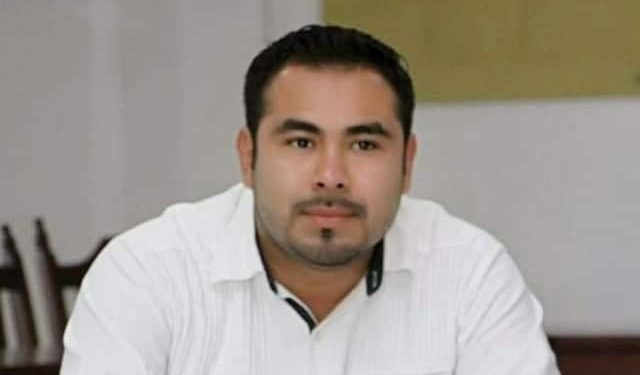 DENUNCIAN POR NEPOTISMO A REGIDOR DE OTHÓN P. BLANCO QUE VIAJÓ A BRASIL