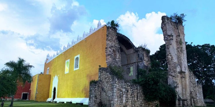 ENTREGA DE LA OBRA DE “RESTAURACIÓN DEL TEMPLO DEL NIÑO JESÚS” EN LA LOCALIDAD DE TIHOSUCO