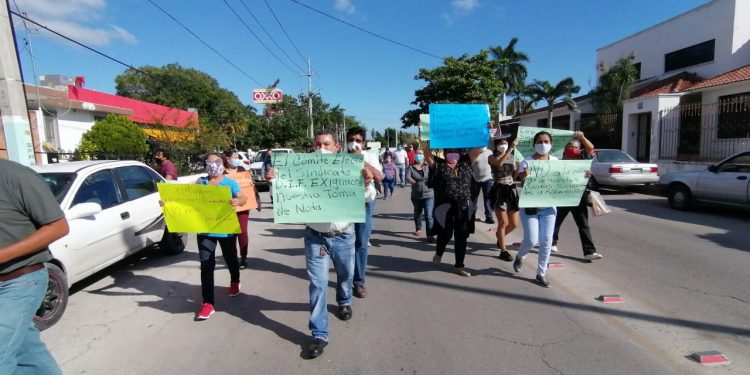 EXIGEN A CATALINA PORTILLO TOMA DE NOTA SINDICALIZADOS DEL DIF Q. ROO