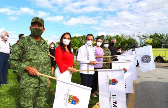 CARLOS JOAQUÍN DA EL BANDERAZO DEL PROGRAMA “VACACIONES SEGURAS EN QUINTANA ROO”