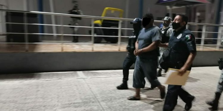 PONEN A DISPOSICIÓN DE AUTORIDAD FEDERAL A SUJETO POR TRANSPORTACIÓN ILEGAL DE PIROTECNIA