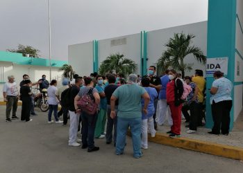 POR SEGUNDO DÍA, CONTINÚAN MANIFESTACIONES EN HOSPITAL GENERAL DE CHETUMAL