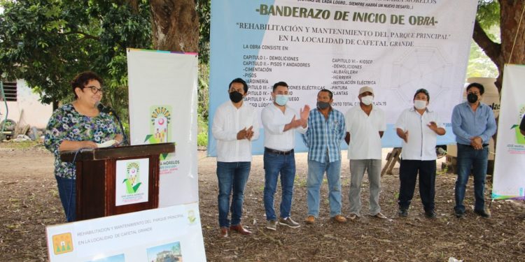 SOFÍA ALCOCER PUSO LA PRIMERA PIEDRA PARA CONSTRUCCIÓN DE UN PARQUE, ENTREGÓ ESTUFAS ECOLÓGICAS Y ENTREGÓ LUMINARIAS LEDS
